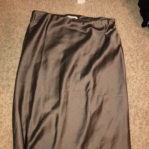 Flowy mid length taupe skirt